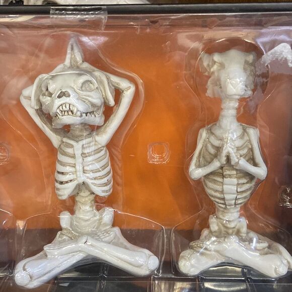 Home Decor Ornaments Yoga Skull Statues Set - Small Resin Sculpture Skeleton - Picture 3 of 7